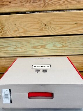 Hunter White Shoe Box with Red Trim and Handle